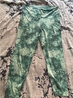 Old Navy Powerchill Green Tie-Dye Leggings
